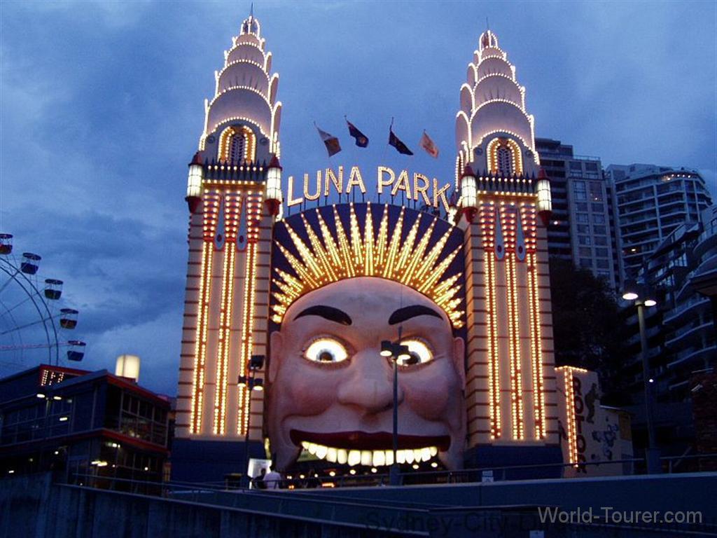 Luna Park Entrance
